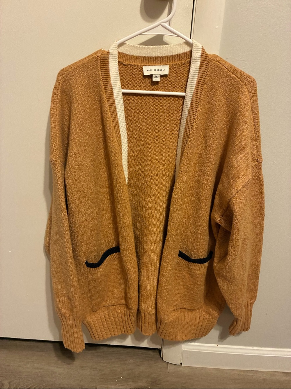 Free Assembly Caramel Open-Front Cardigan with Contrast Trim